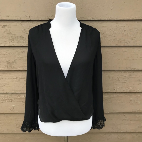 ☀️☀️☀️ 4/$20 Jealous Tomato deep V shirt with lace cuffs - Picture 1 of 6